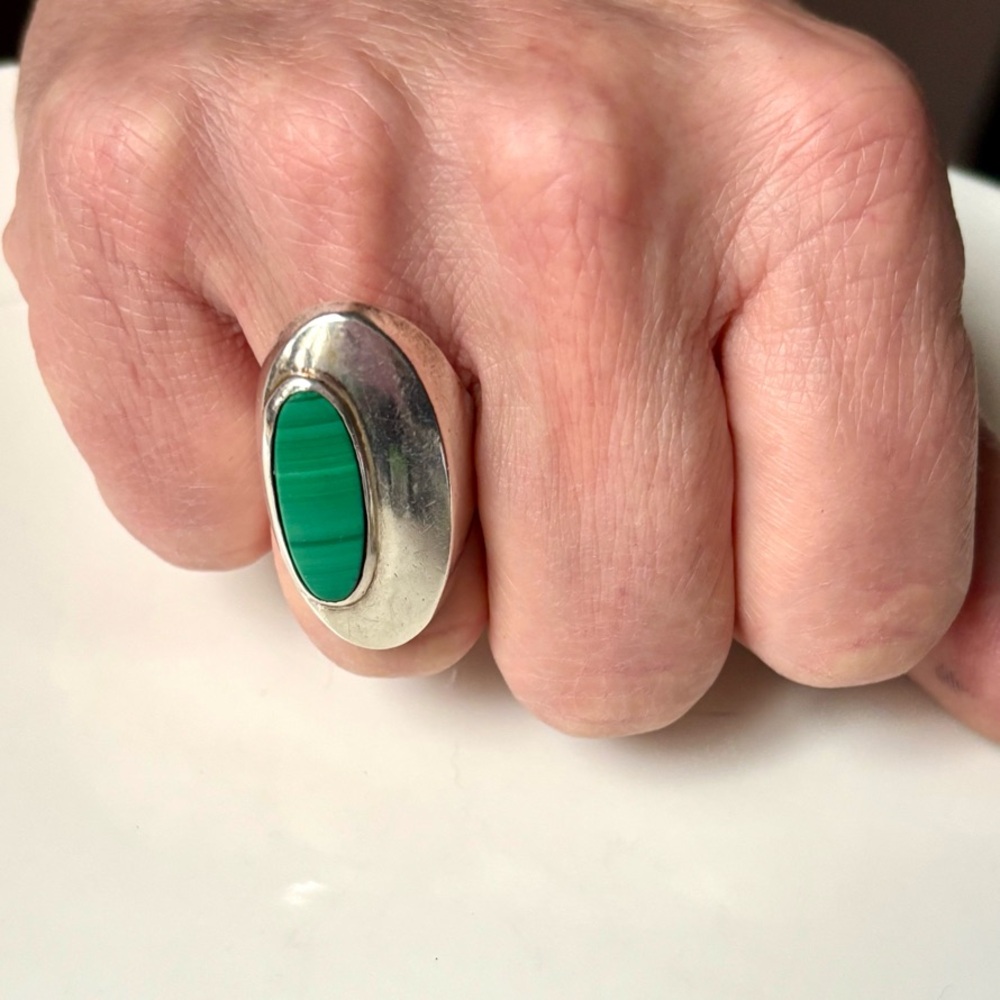 Silver 925 and Malachite Green Oval Ring